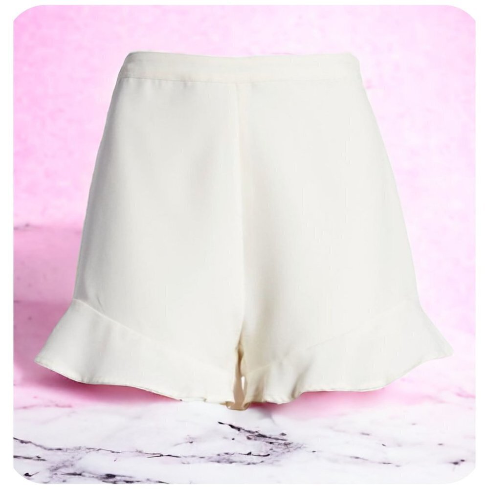 Cupcakes and Cashmere The Lancer Flounce Shorts NWT $78 Lined Ruffle Womens Sz 8